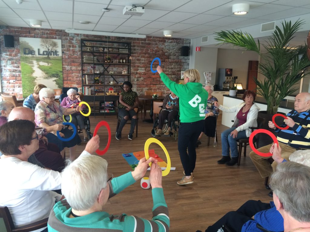 BeweegBuro in actie met sport en spel voor senioren in Hoogeloon